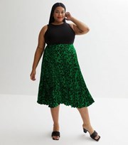New Look Curves Green Leopard Print Satin Pleated Midi Skirt